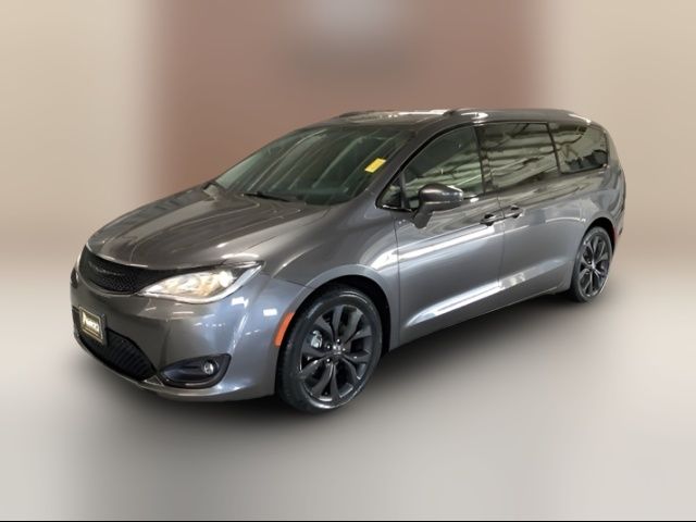 2019 Chrysler Pacifica Touring-L Plus