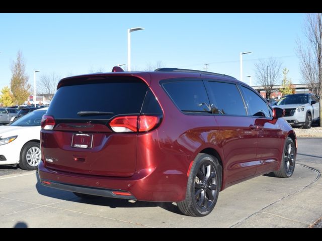 2019 Chrysler Pacifica Touring-L Plus