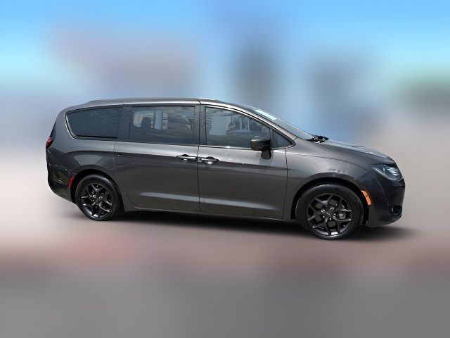 2019 Chrysler Pacifica Touring-L Plus