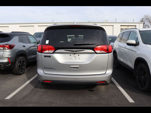 2019 Chrysler Pacifica Touring-L Plus