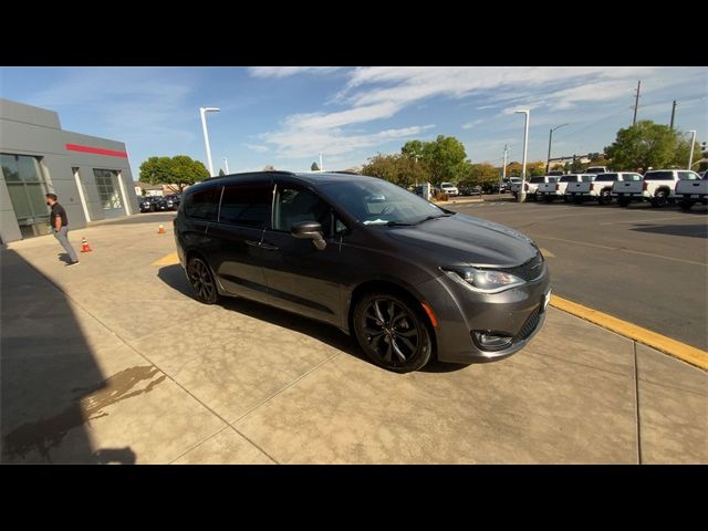 2019 Chrysler Pacifica Touring-L Plus