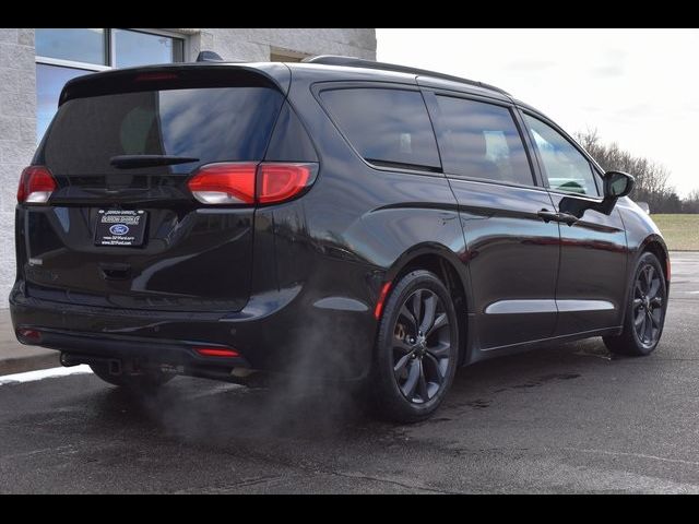 2019 Chrysler Pacifica Touring-L Plus