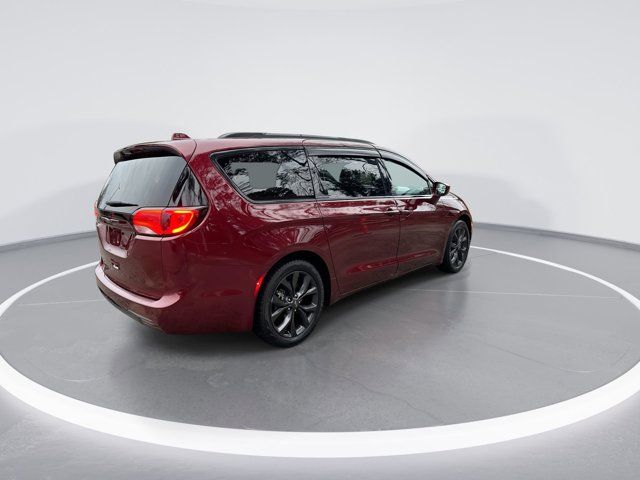 2019 Chrysler Pacifica Touring-L Plus