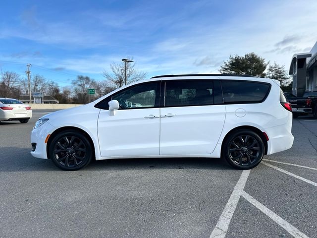 2019 Chrysler Pacifica Touring-L Plus