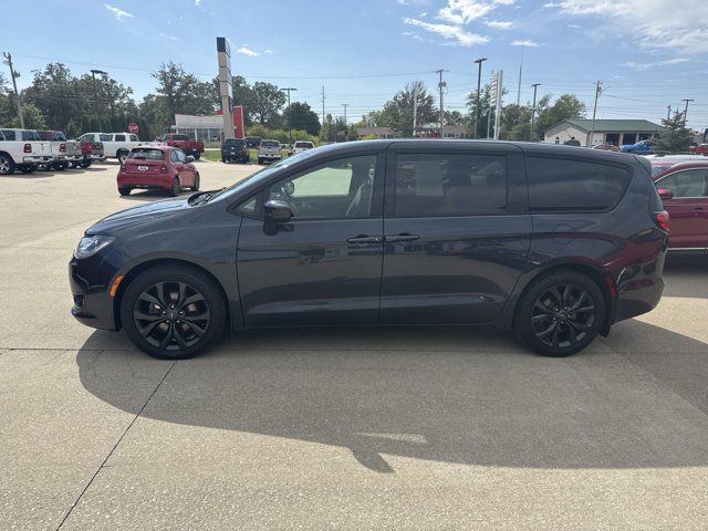 2019 Chrysler Pacifica Touring Plus