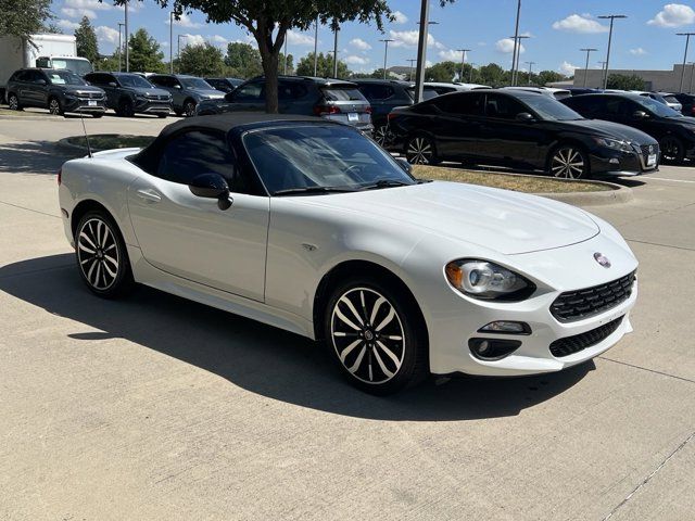 2019 FIAT 124 Spider Urbana Edition