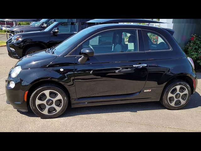 2019 FIAT 500e Base
