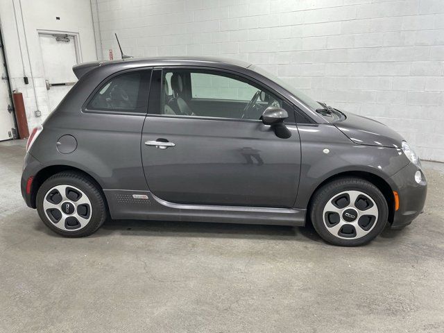 2019 FIAT 500e Base