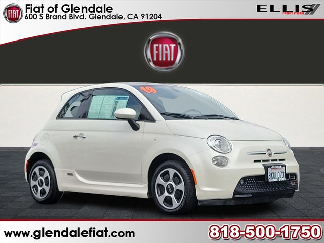 2019 FIAT 500e Base