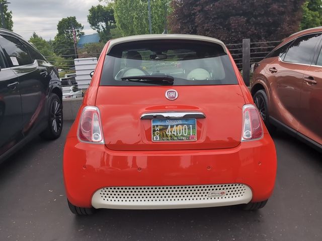 2019 FIAT 500e Base
