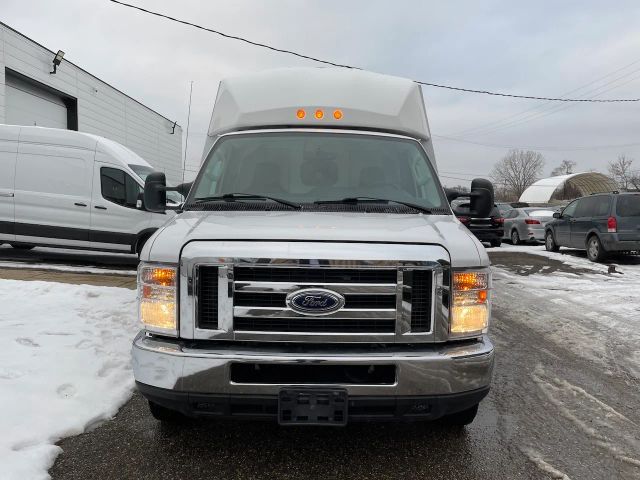 2019 Ford E-Series Cutaway 