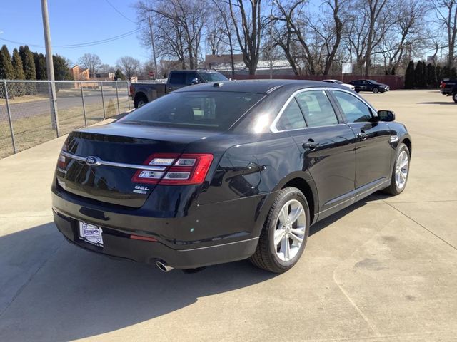 2019 Ford Taurus SEL