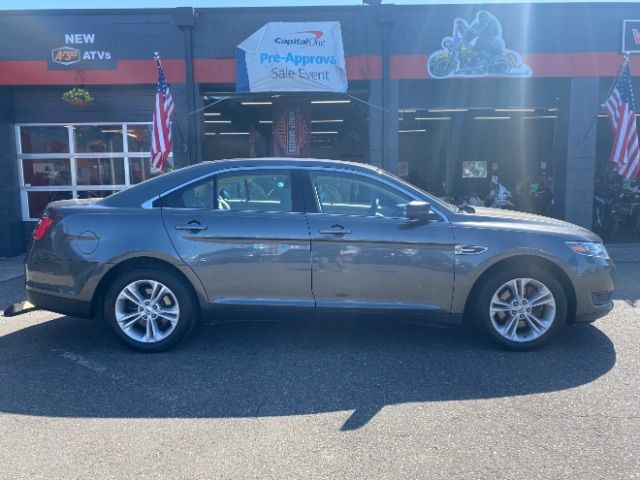 2019 Ford Taurus SE