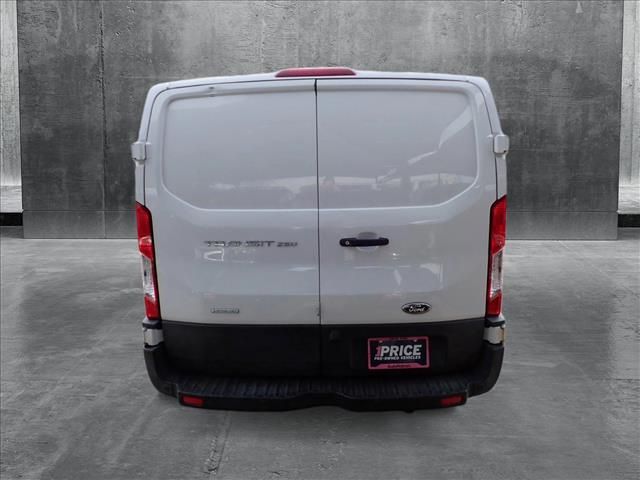 2019 Ford Transit Base