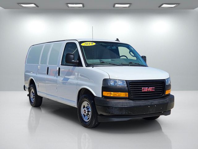 2019 GMC Savana Base