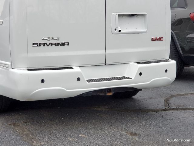 2019 GMC Savana Base