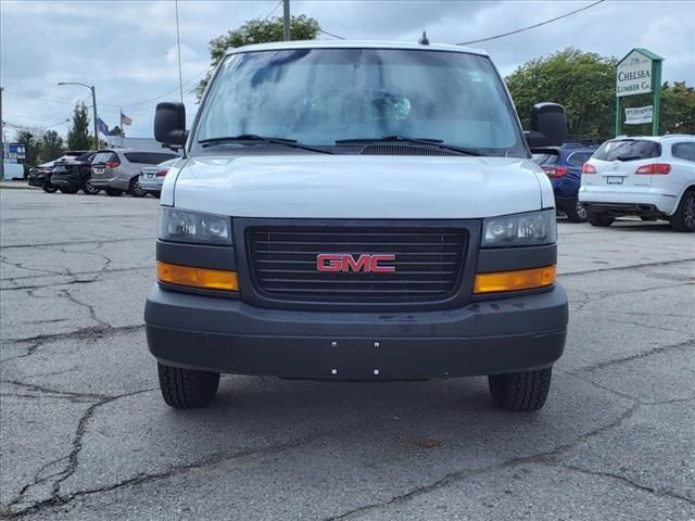 2019 GMC Savana Base