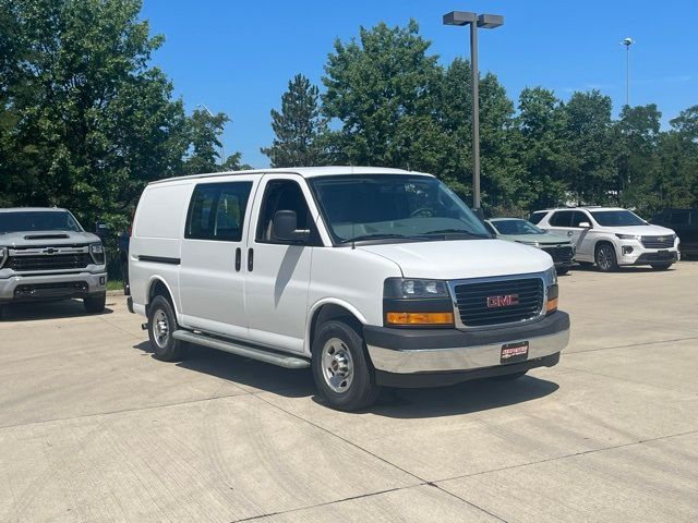 2019 GMC Savana Base