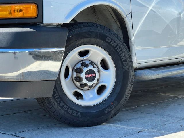 2019 GMC Savana Base