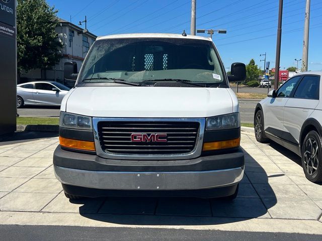 2019 GMC Savana Base