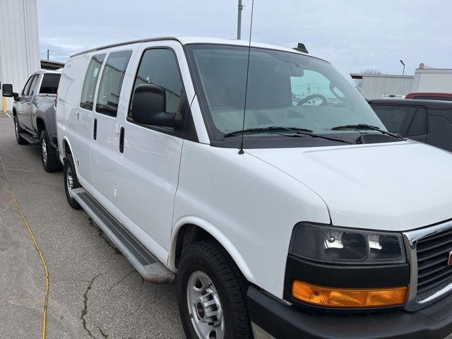 2019 GMC Savana Base