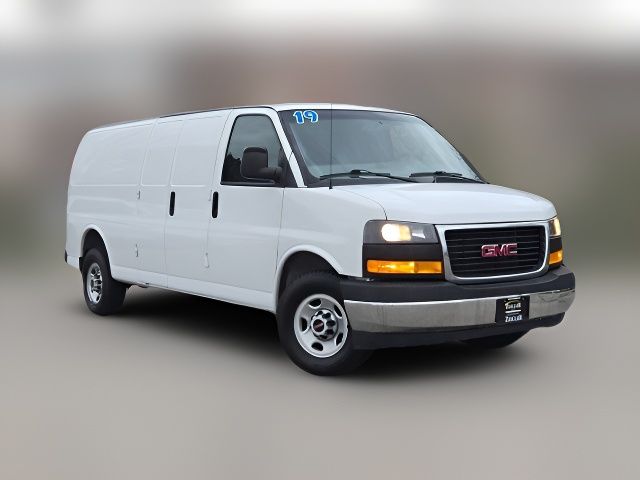 2019 GMC Savana Base