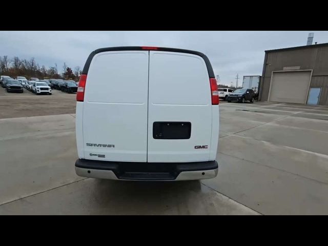 2019 GMC Savana Base