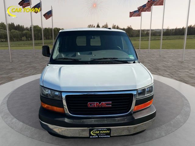 2019 GMC Savana Base