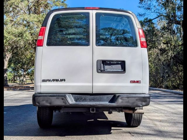 2019 GMC Savana Base