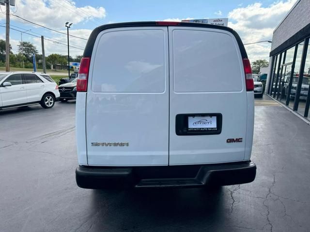 2019 GMC Savana Base