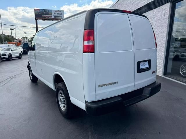 2019 GMC Savana Base