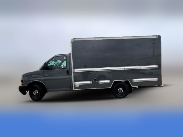 2019 GMC Savana Base
