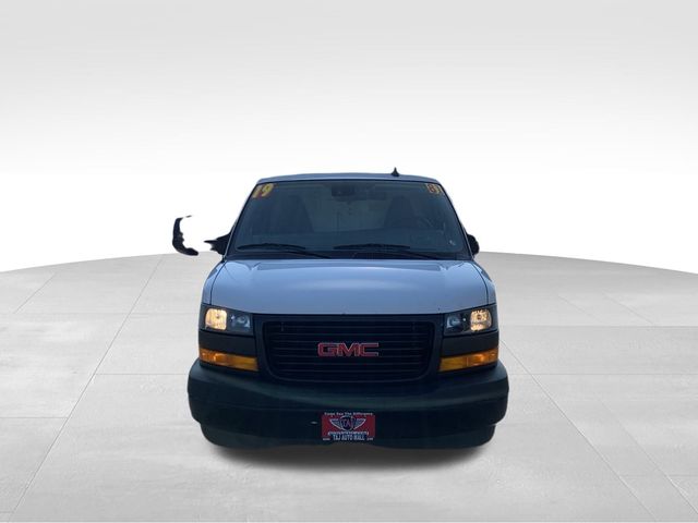 2019 GMC Savana Base