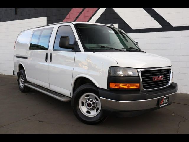 2019 GMC Savana Base