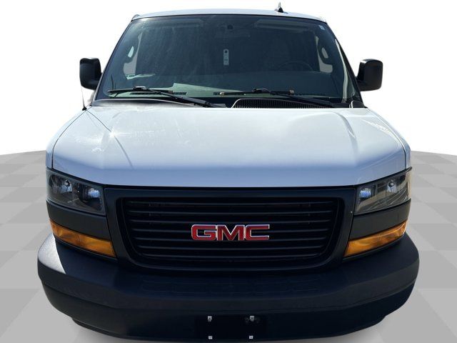 2019 GMC Savana Base