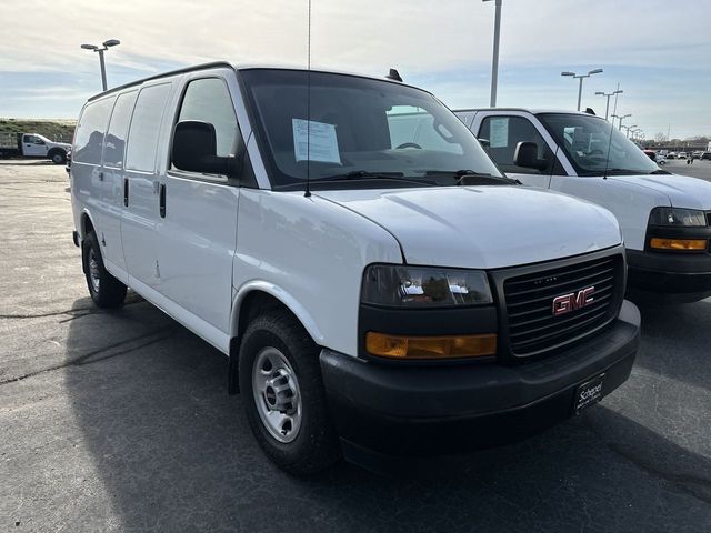 2019 GMC Savana Base