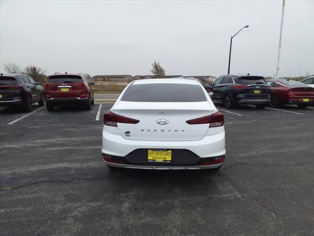 2019 Hyundai Elantra SE