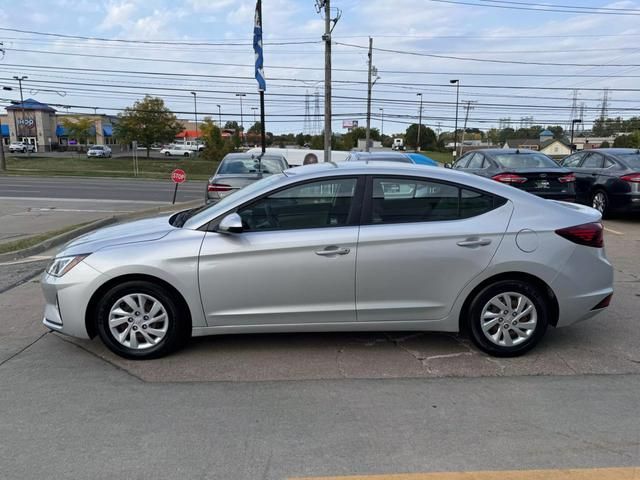 2019 Hyundai Elantra SE