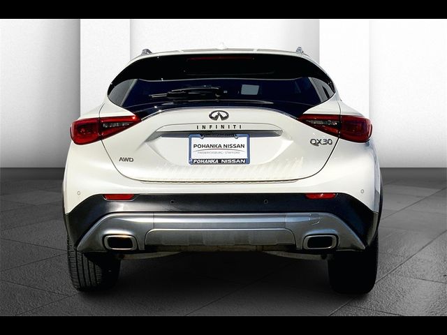 2019 INFINITI QX30 Essential