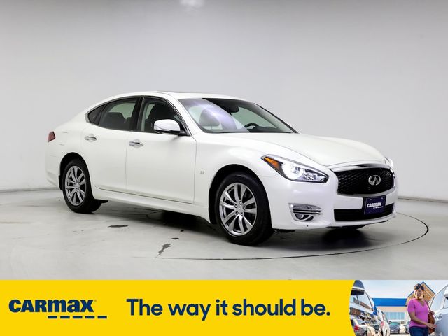 2019 INFINITI Q70 3.7 Luxe