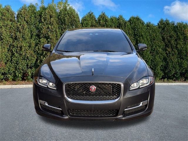 2019 Jaguar XJ XJ R-Sport