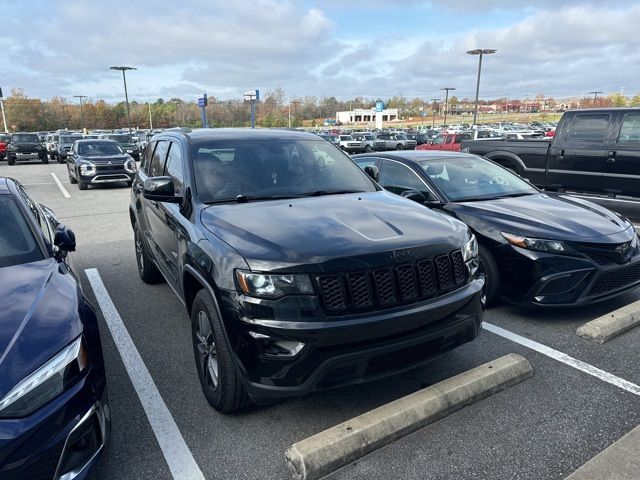 2019 Jeep Grand Cherokee Laredo E