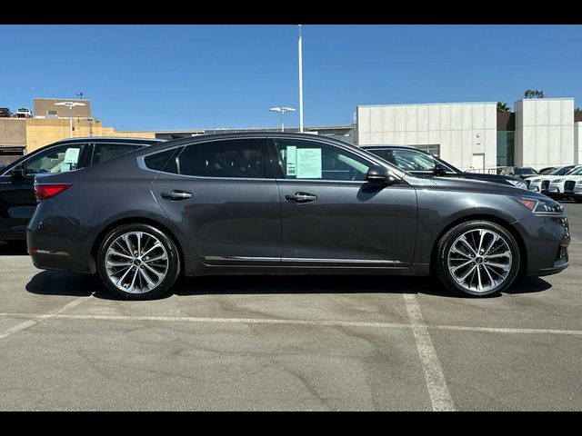 2019 Kia Cadenza Technology