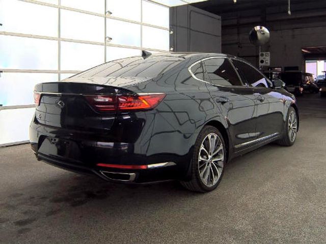 2019 Kia Cadenza Technology