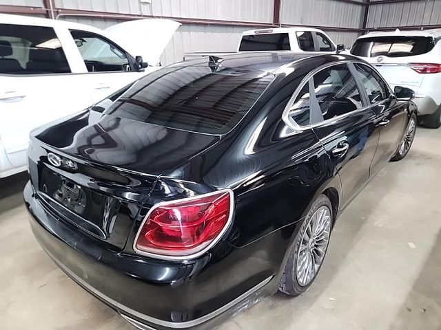 2019 Kia K900 Luxury