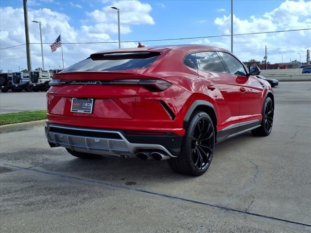 2019 Lamborghini Urus Base