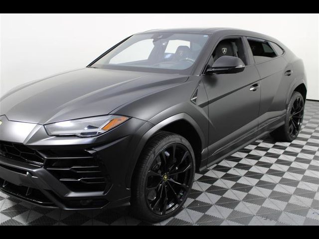 2019 Lamborghini Urus Base