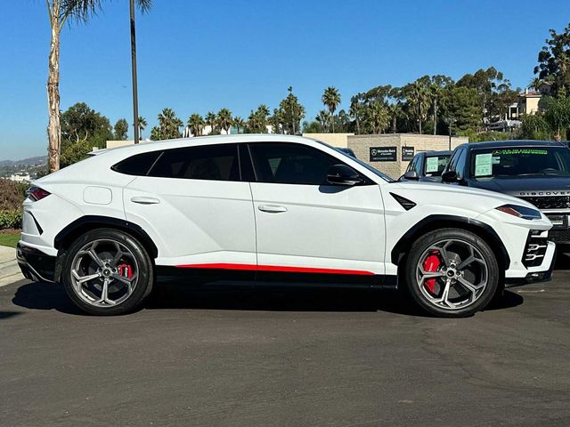 2019 Lamborghini Urus Base