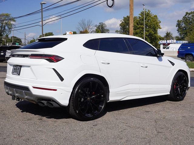 2019 Lamborghini Urus Base