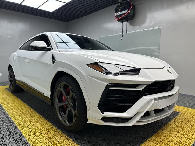 2019 Lamborghini Urus Base